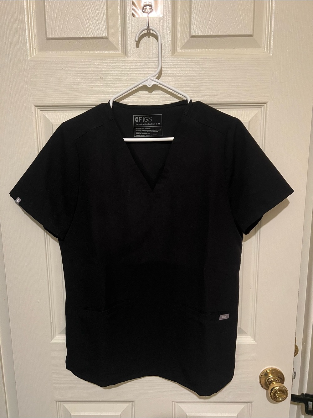 FIGS Women’s Casma Three Pocket Black Scrub Top